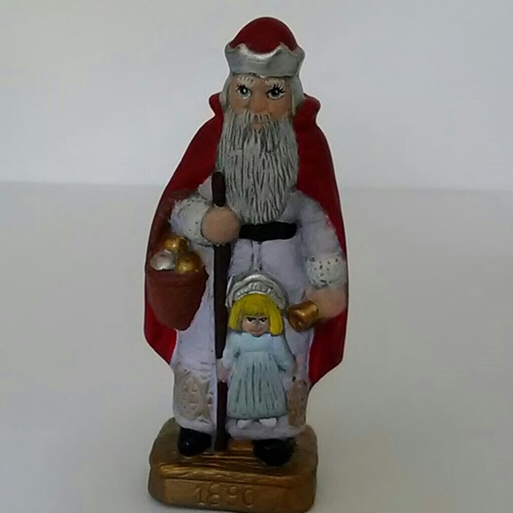Santa Through the Years Figurines Collections - Picture 3 of 8